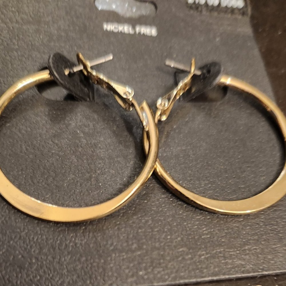NWT Nickel free faux gold hoop earrings 2 in